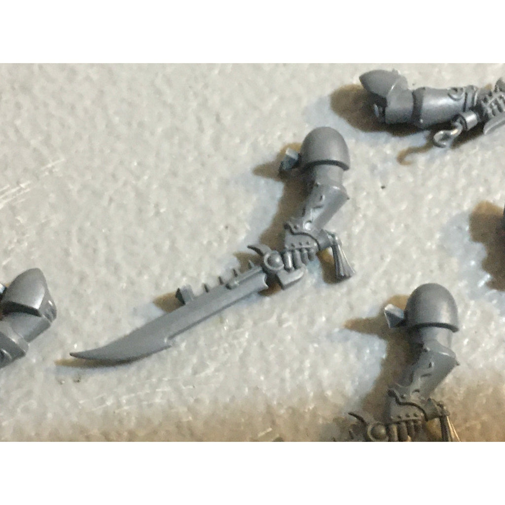 A31463 WARHAMMER 40K CHAOS EMPERORS CHILDREN BITS LOT BLADES SWORD GW