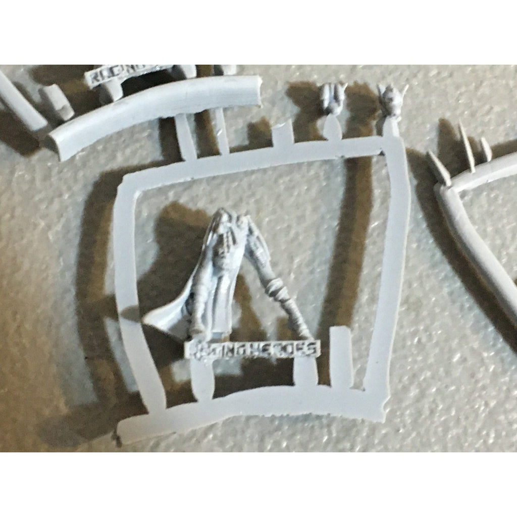 A32521 RAGING HEROES BITS LOT LEGS TORSO GUN ARM ELVES WAR GAMES MINIATURES