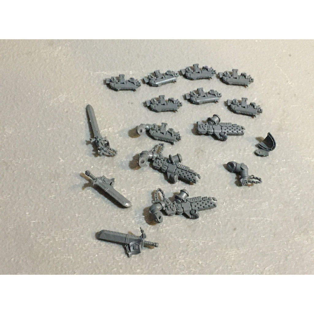 A29481 WARHAMMER 40K SPACE MARINES BLACK TEMPLARS BITS LOT BOLTER SWORD ARM GW
