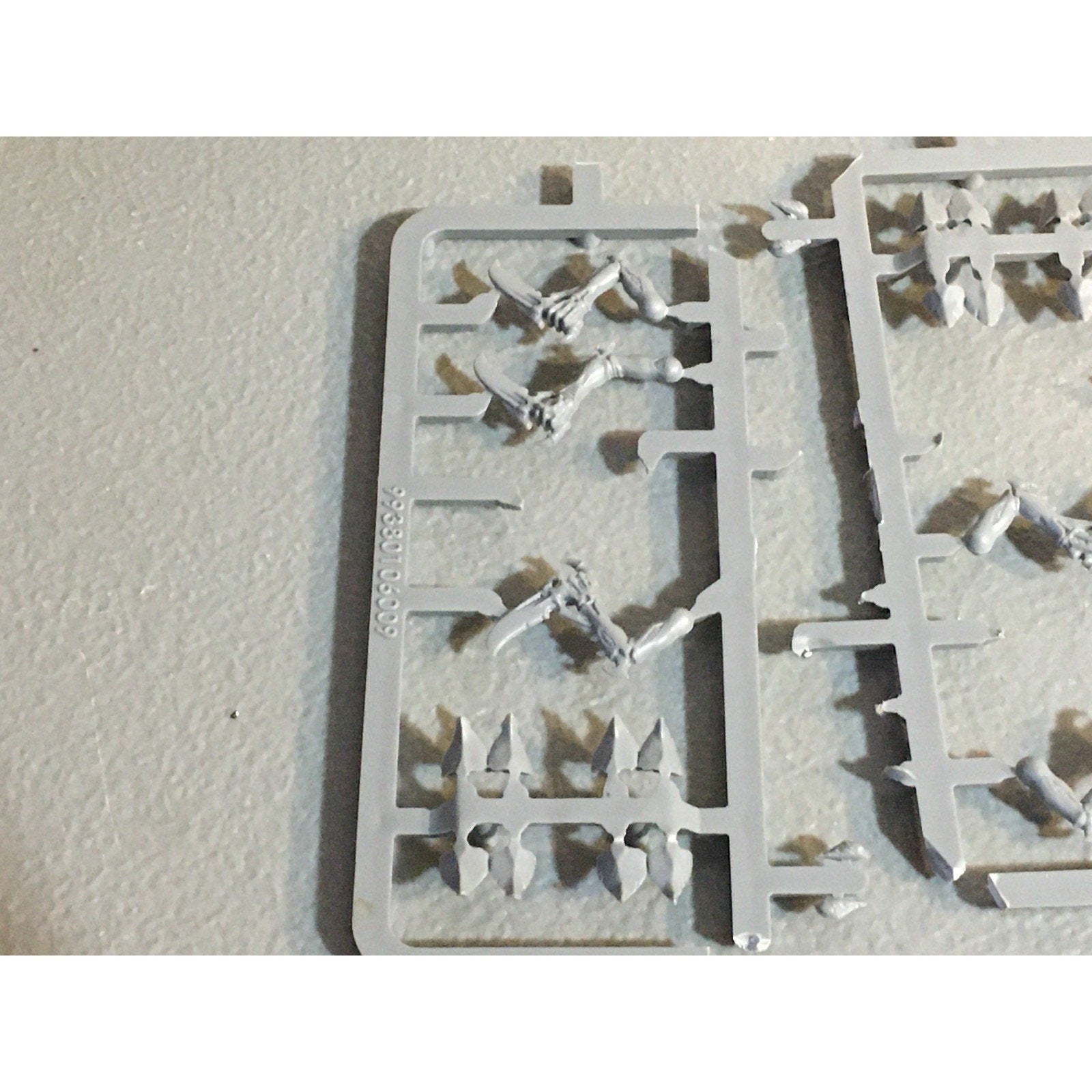A32820 WARHAMMER 40K TYRANIDS BITS LOT SCYTHING TALONS EXTRA CARAPACE GW