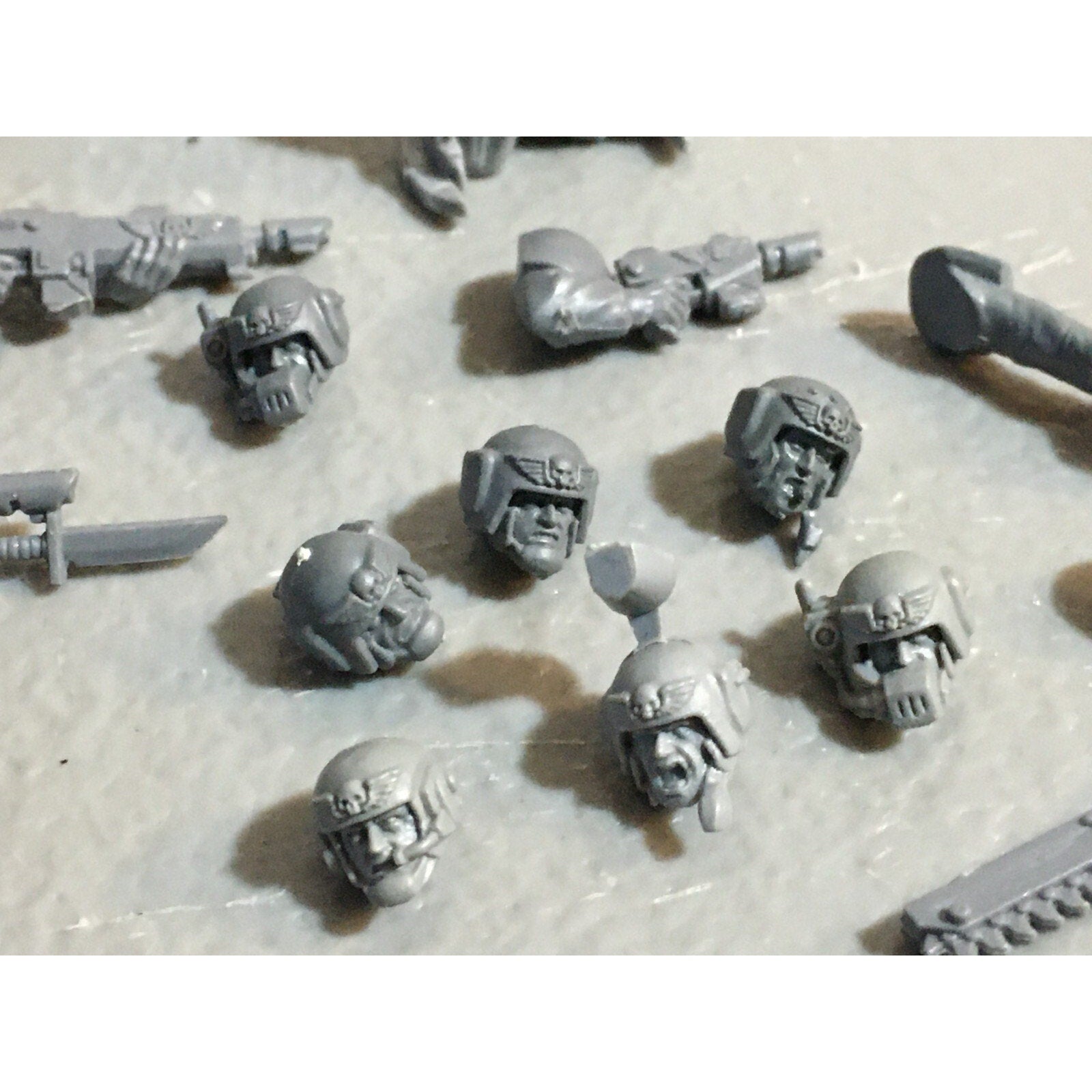 A23206 WARHAMMER 40K IG IMPERIAL ASTRA BITS LOT MIXED HEAD ARM GW GAMES WORKSHOP