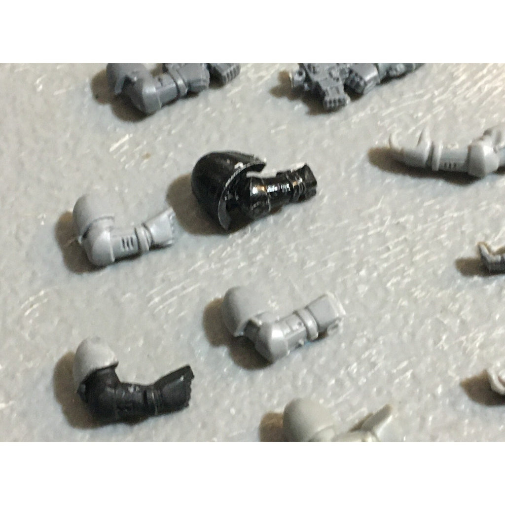 A23085 WARHAMMER 40K SPACE MARINES BITS LOT ARMS GAMES WORKSHOP GW