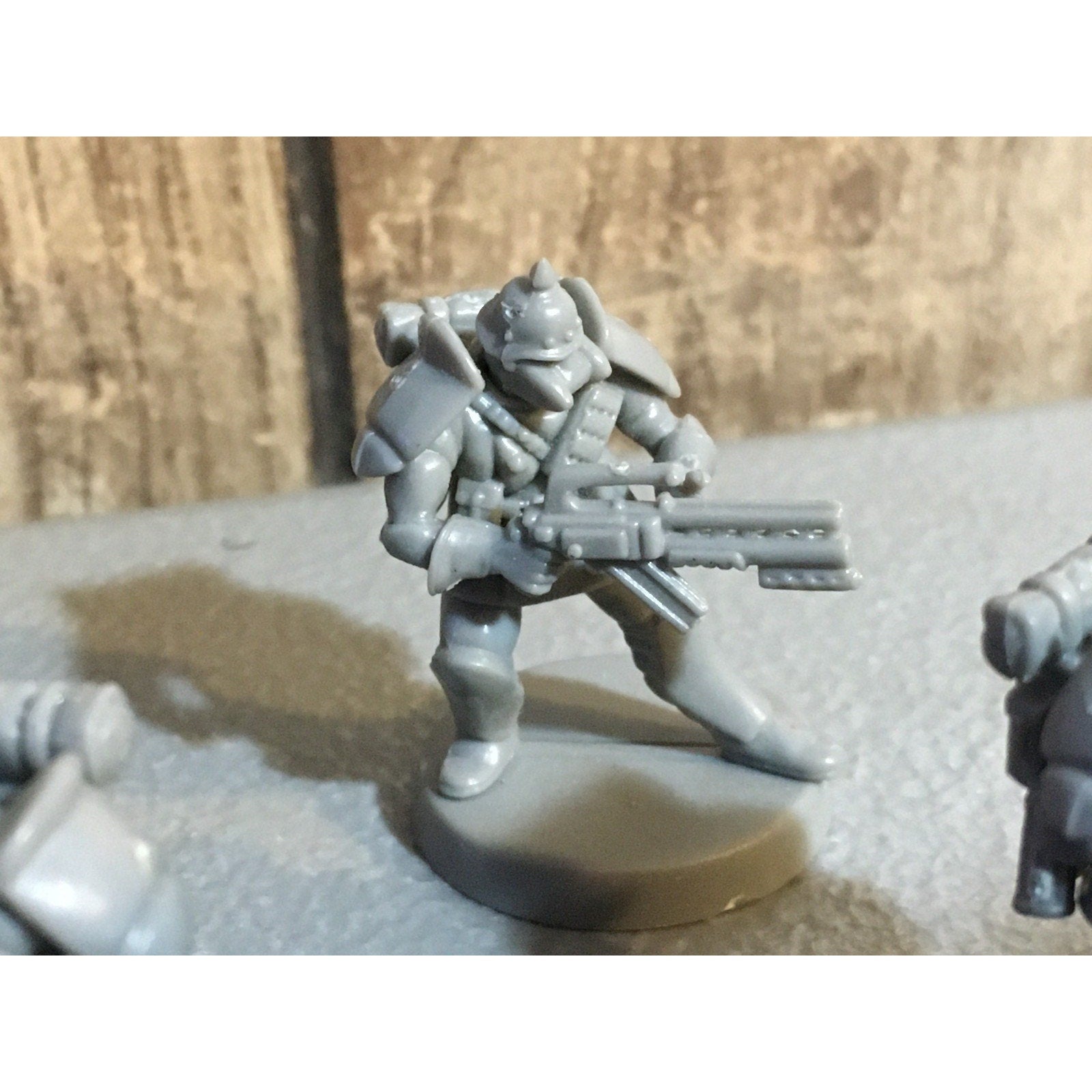A30063 UNKNOWN TABLE TOP SCI-FI POWER ARMOR SOLDIERS 10 PK WAR GAMES
