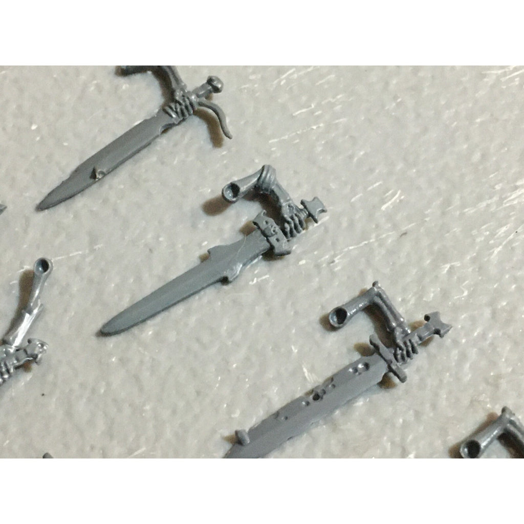 A23415 WARHAMMER FANTASY VAMPIRE COUNTS BITS LOT SKELETON WIGHT SWORD ARMS GW