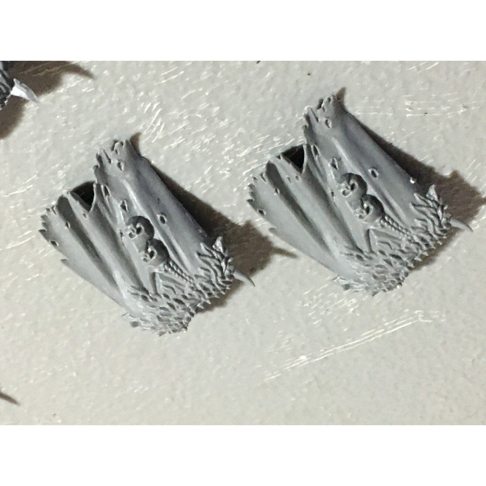 A22233 WARHAMMER FANTASY CHAOS MORTALS BITS LOT TORSO BACKS COMM GAMES WORKSHOP