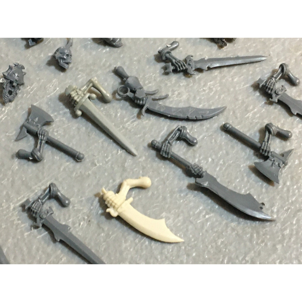 A28766 WARHAMMER FANTASY OLD WORLD VAMPIRE COUNTS BITS LOT SKELETON HEADS ARMS