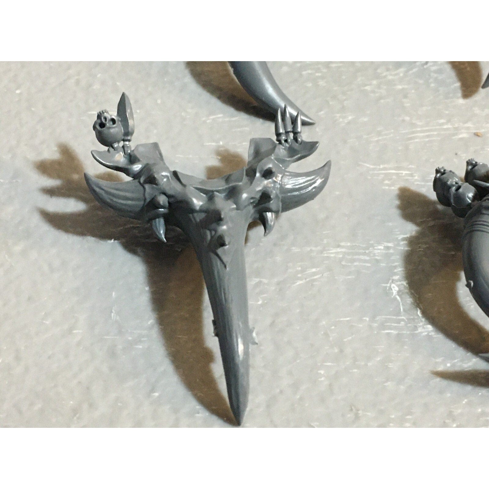 A23222 WARHAMMER FANTASY CHAOS BEASTMEN BITS LOT CYGOR HORNS GAMES WORKSHOP GW