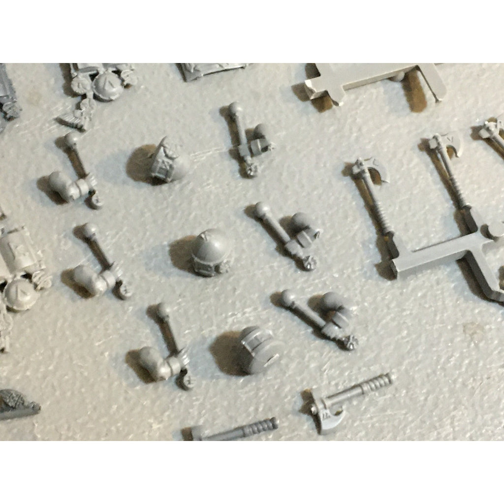 A33597 WARHAMMER FANTASY OLD WORLD DWARVES DWARFS BITS LOT BANNER AXE DRUM GW