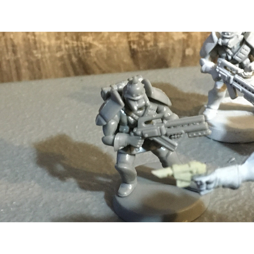 A30064 UNKNOWN TABLE TOP SCI-FI POWER ARMOR SOLDIERS 9 PK MISS 1 ARM WAR GAMES
