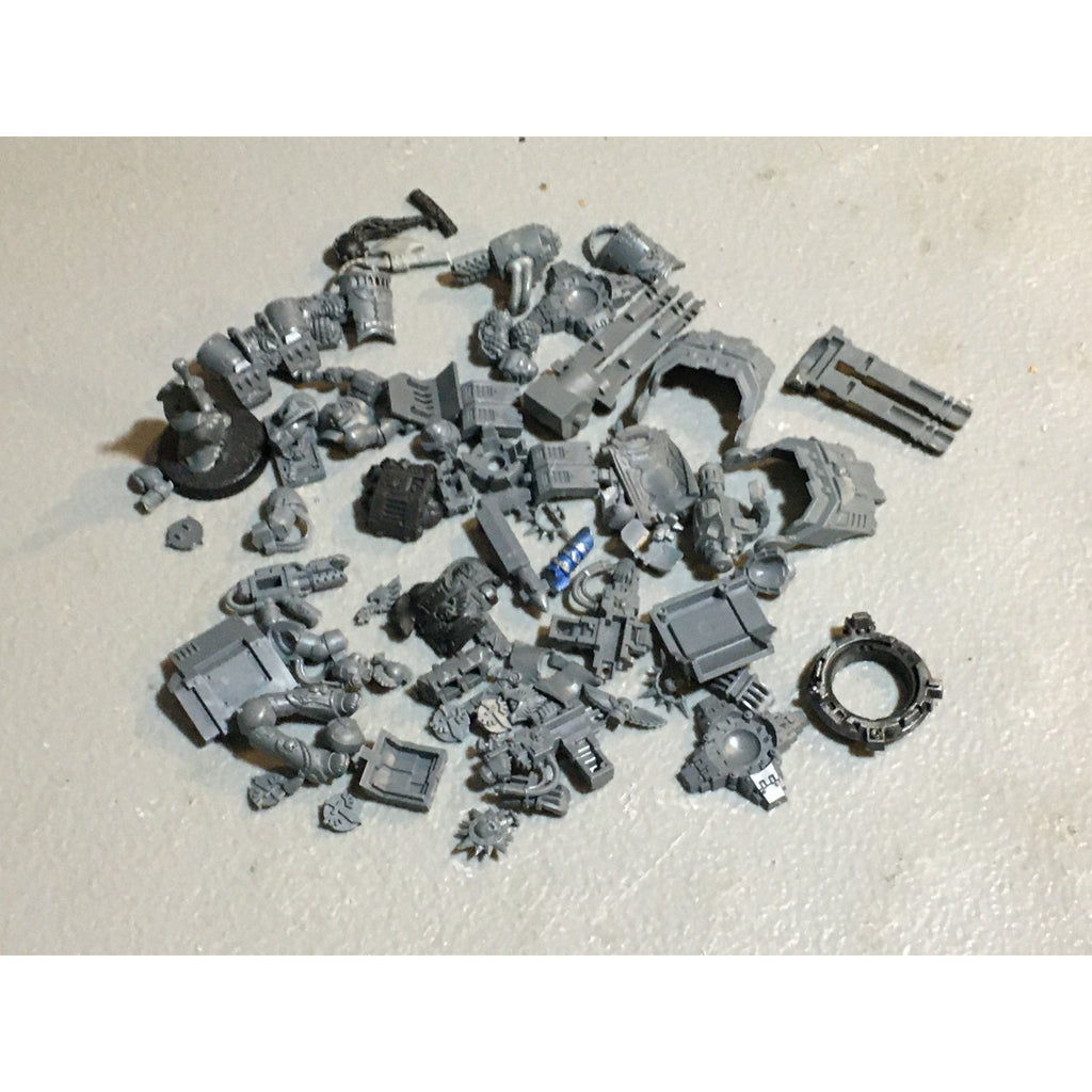 A26712 WARHAMMER 40K SPACE MARINES BITS LOT MIXED DREADNOUGHT DARK ANGELS OTHER