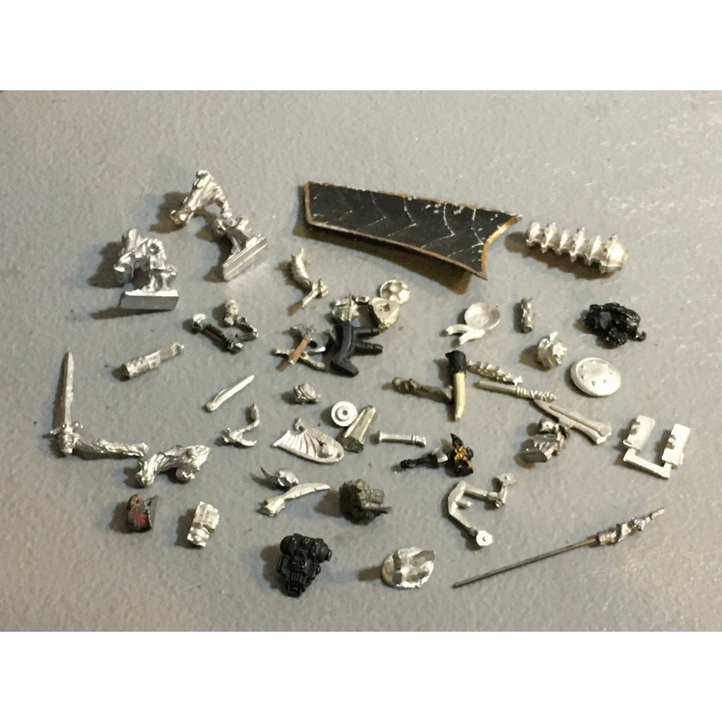 A32554 UNKNOWN MINIATURES ALL METAL BITS LOT FANTASY SCI-FI MIXED