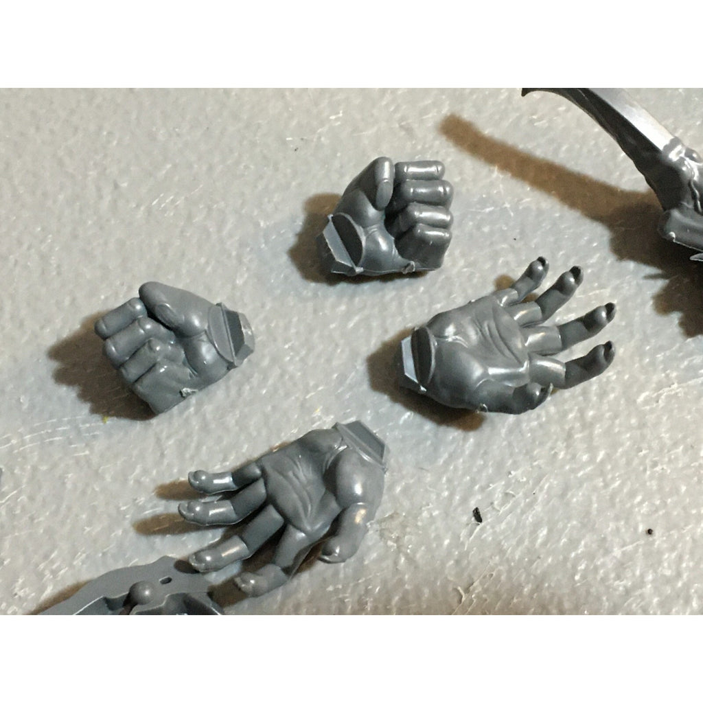 A23221 WARHAMMER FANTASY CHAOS BEASTMEN BITS LOT CYGOR HANDS HEAD GW
