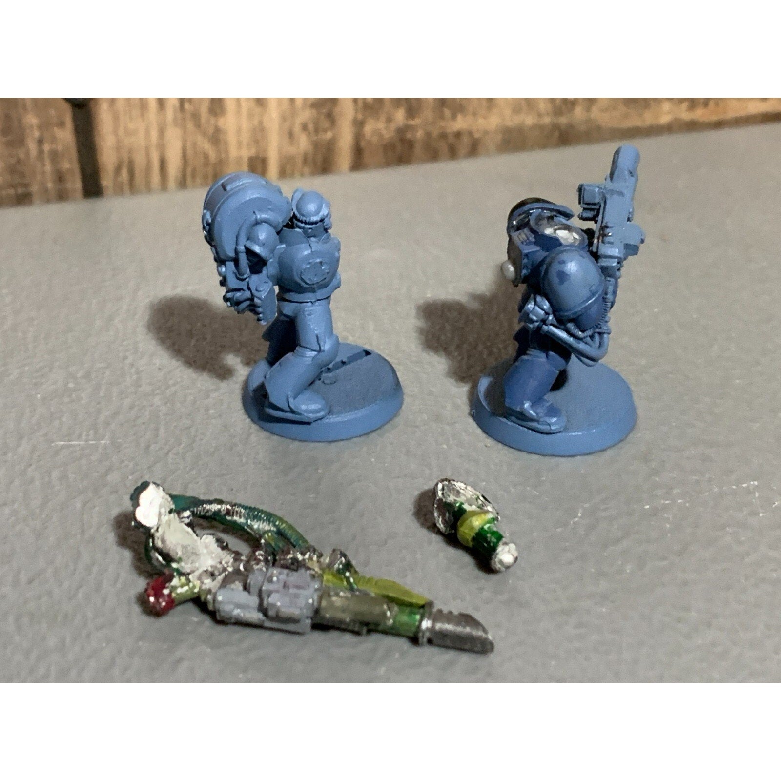 A17713 WARHAMMER 40K SPACE MARINES WOLVES METAL DEVASTATORS 2 PK MISS 1 HEAD