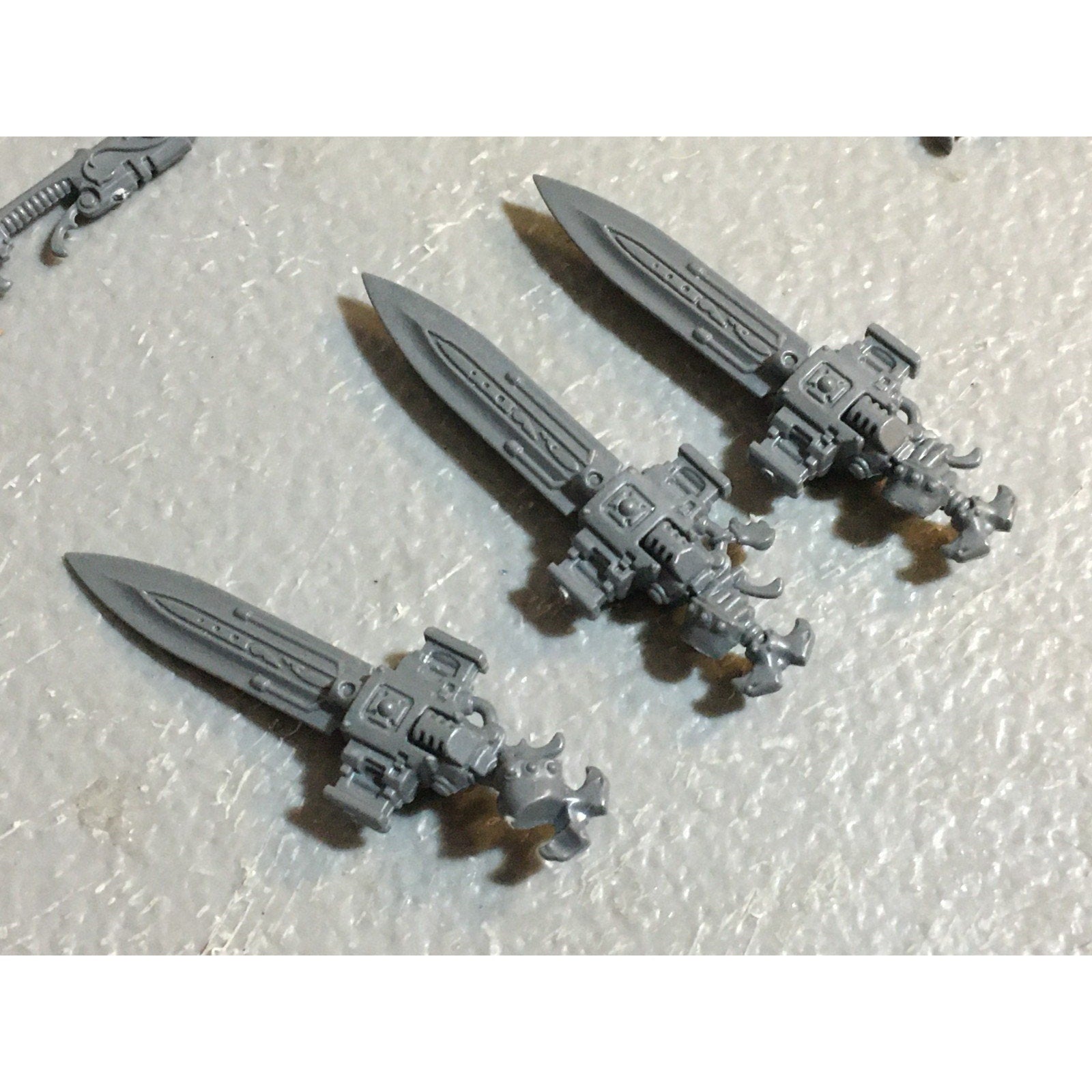 A26650 WARHAMMER 40K SPACE MARINES CUSTODES BITS LOT SENTINEL STORM BANNER GW