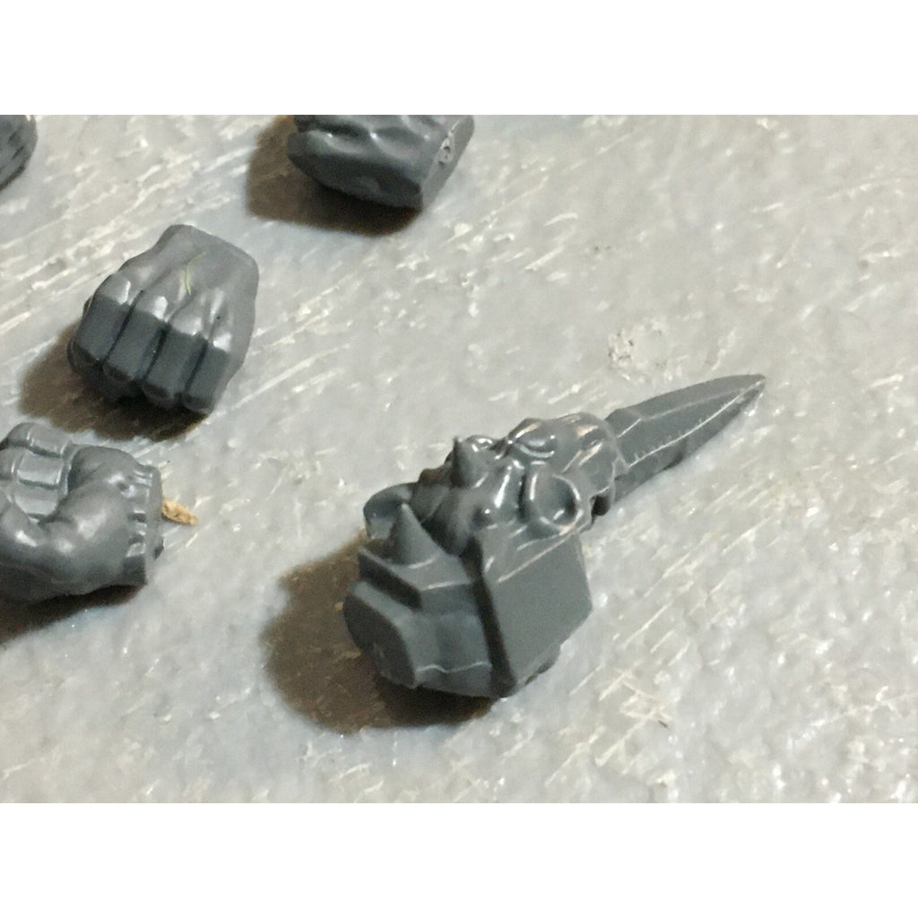 A23235 WARHAMMER FANTASY CHAOS BEASTMEN BITS LOT MINOTAUR HANDS ARMS GW