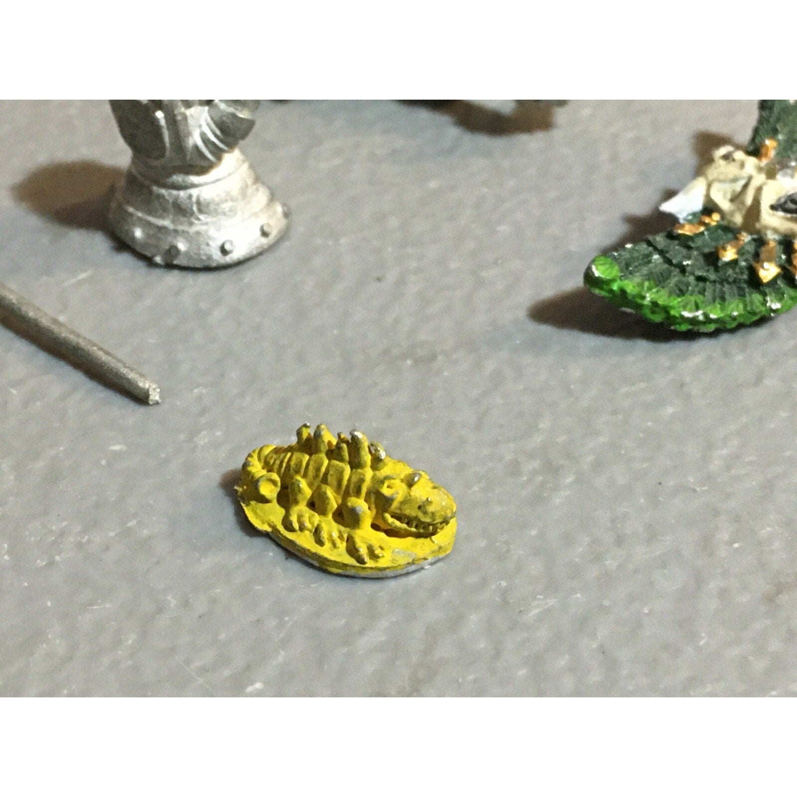 A23523 WARHAMMER FANTASY 40K BITS LOT INCOMPLETE STANDARD RIDER BANNER ELVES