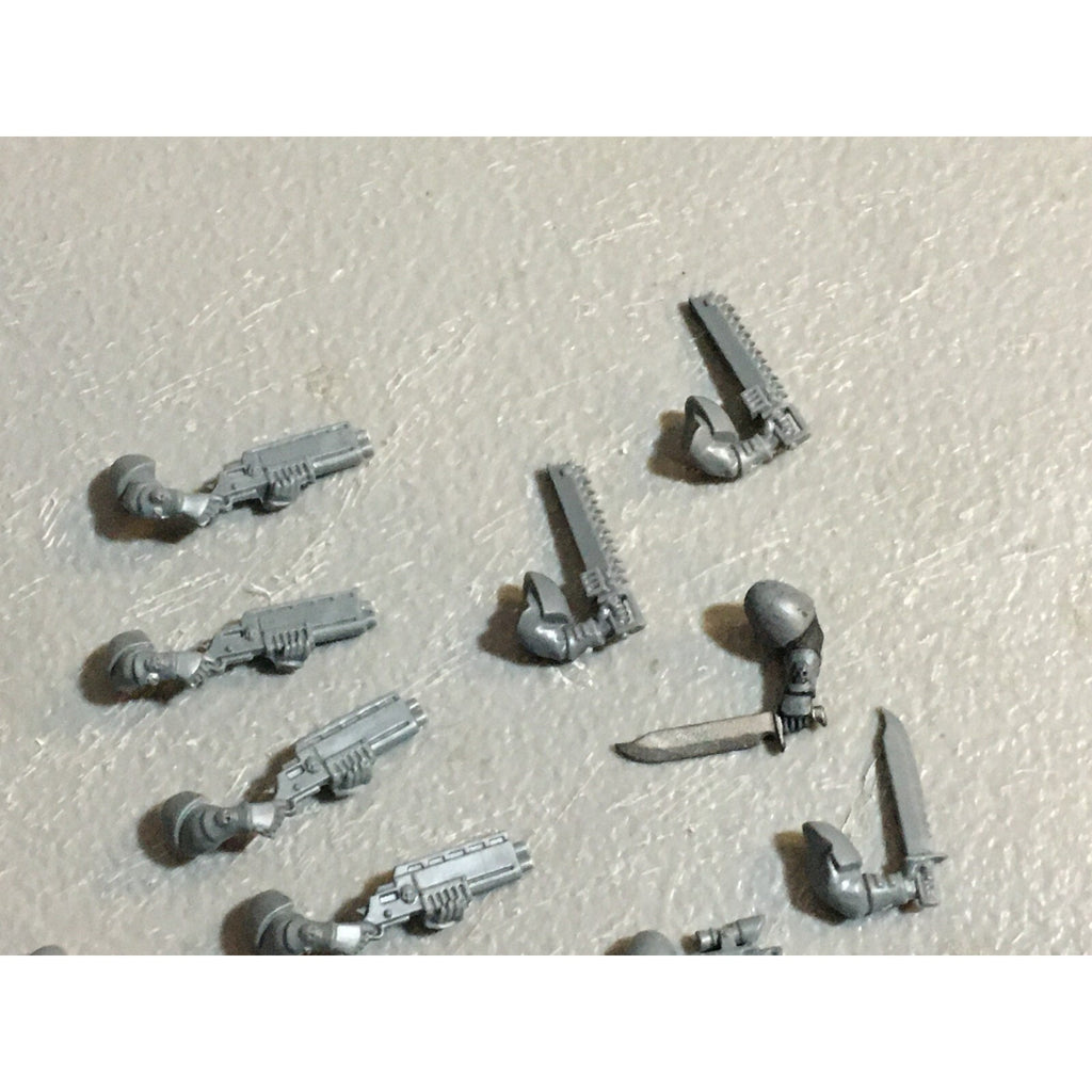 A23092 WARHAMMER 40K SPACE MARINES BITS LOT SCOUTS ARMS GAMES WORKSHOP GW
