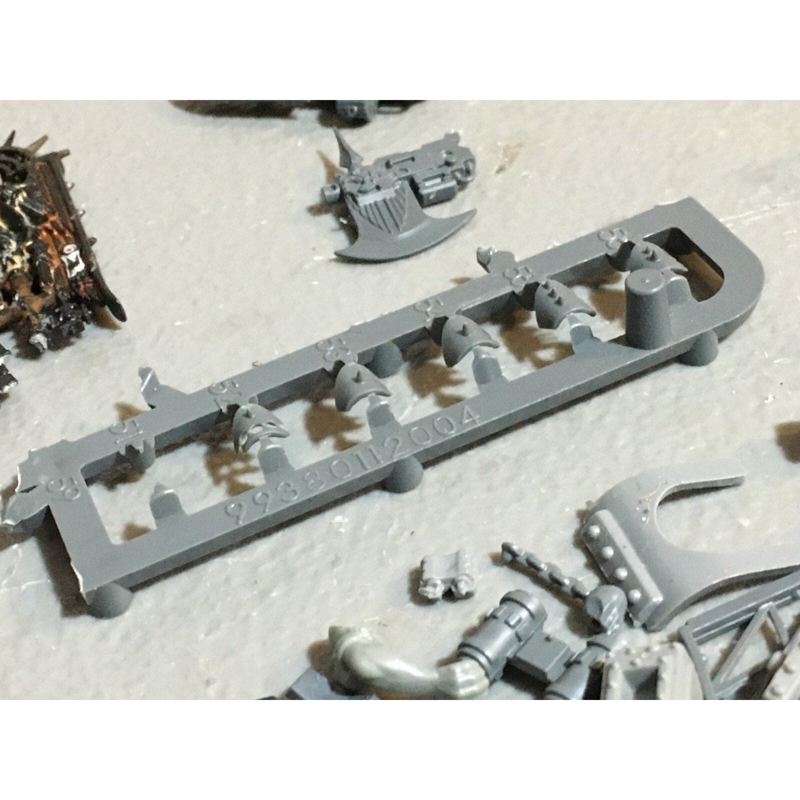 A23486 WARHAMMER 40K BITS LOT MIXED VEHICLE TANK WEAPON GAMES WORKSHOP GW