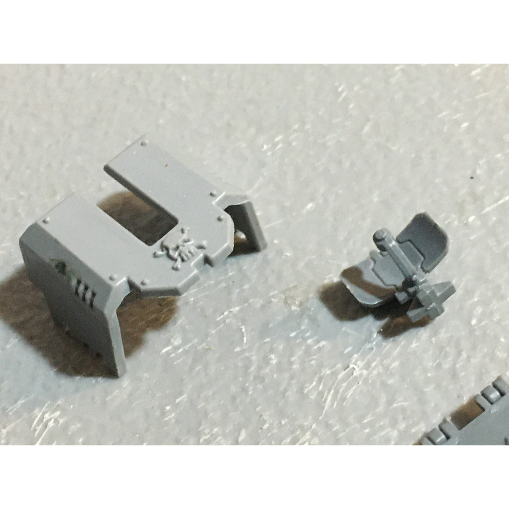 A24519 WARHAMMER 40K SPACE MARINES BITS LOT TANK RHINO RAZORBACK LAND RAIDER