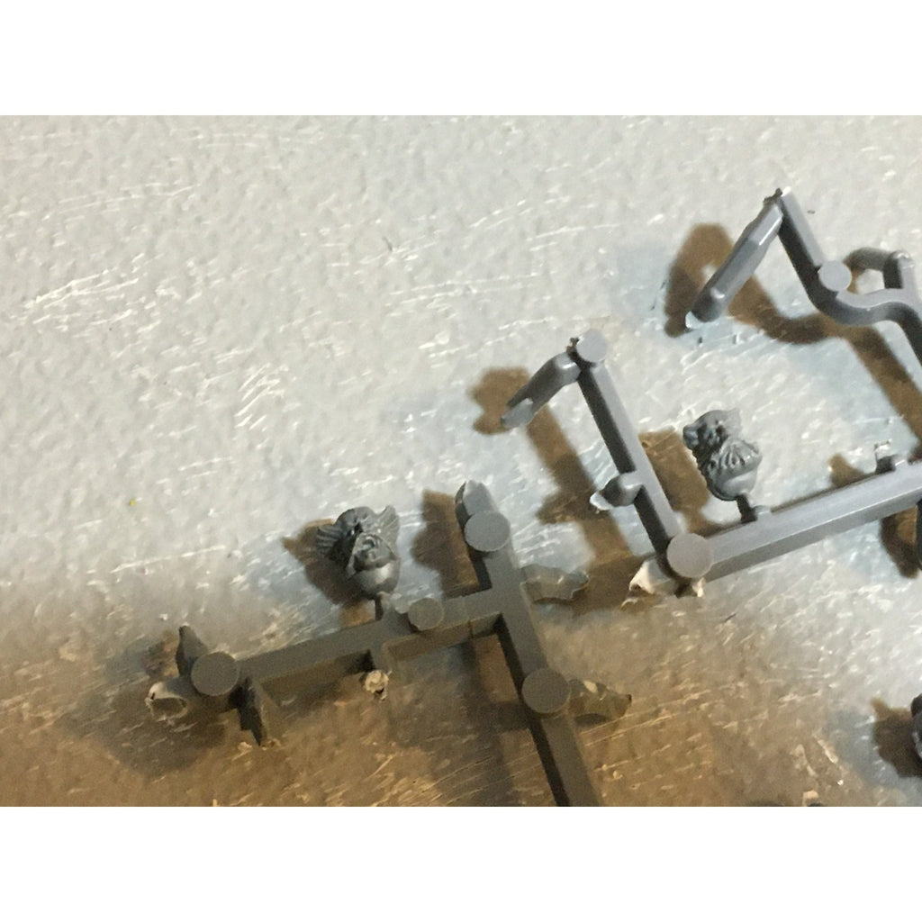 A24577B WARHAMMER 40K SPACE MARINES WOLVES BITS LOT HEADS 18 PK GAMES WORKSHOP