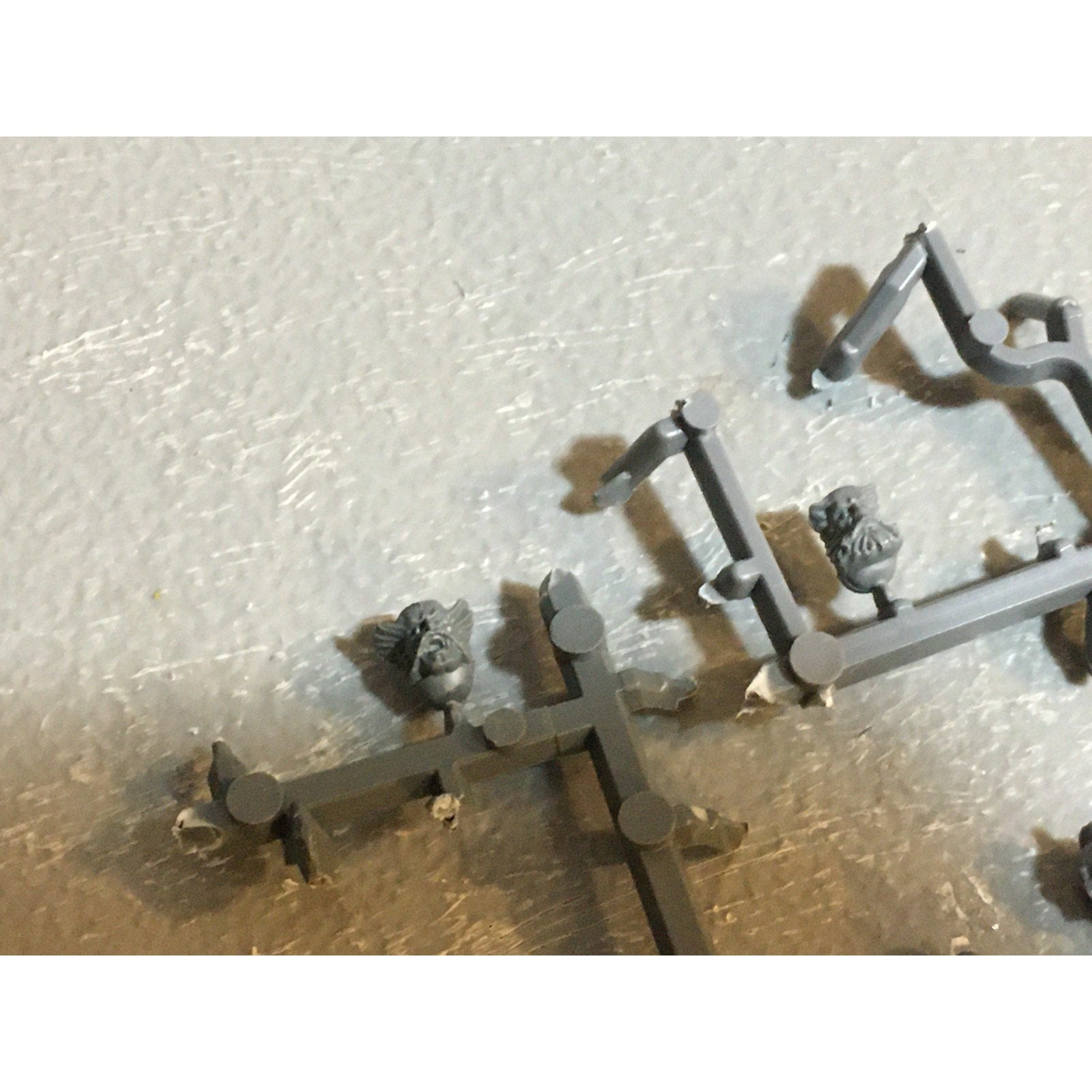 A24577B WARHAMMER 40K SPACE MARINES WOLVES BITS LOT HEADS 18 PK GAMES WORKSHOP