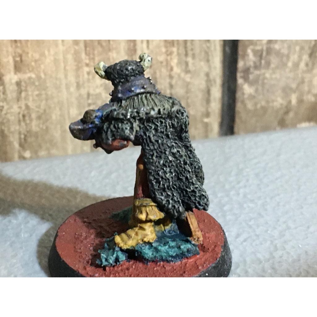 A32470 WARHAMMER FANTASY CITADEL VINTAGE HOBGOBLIN WARRIOR METAL PAINT BASE