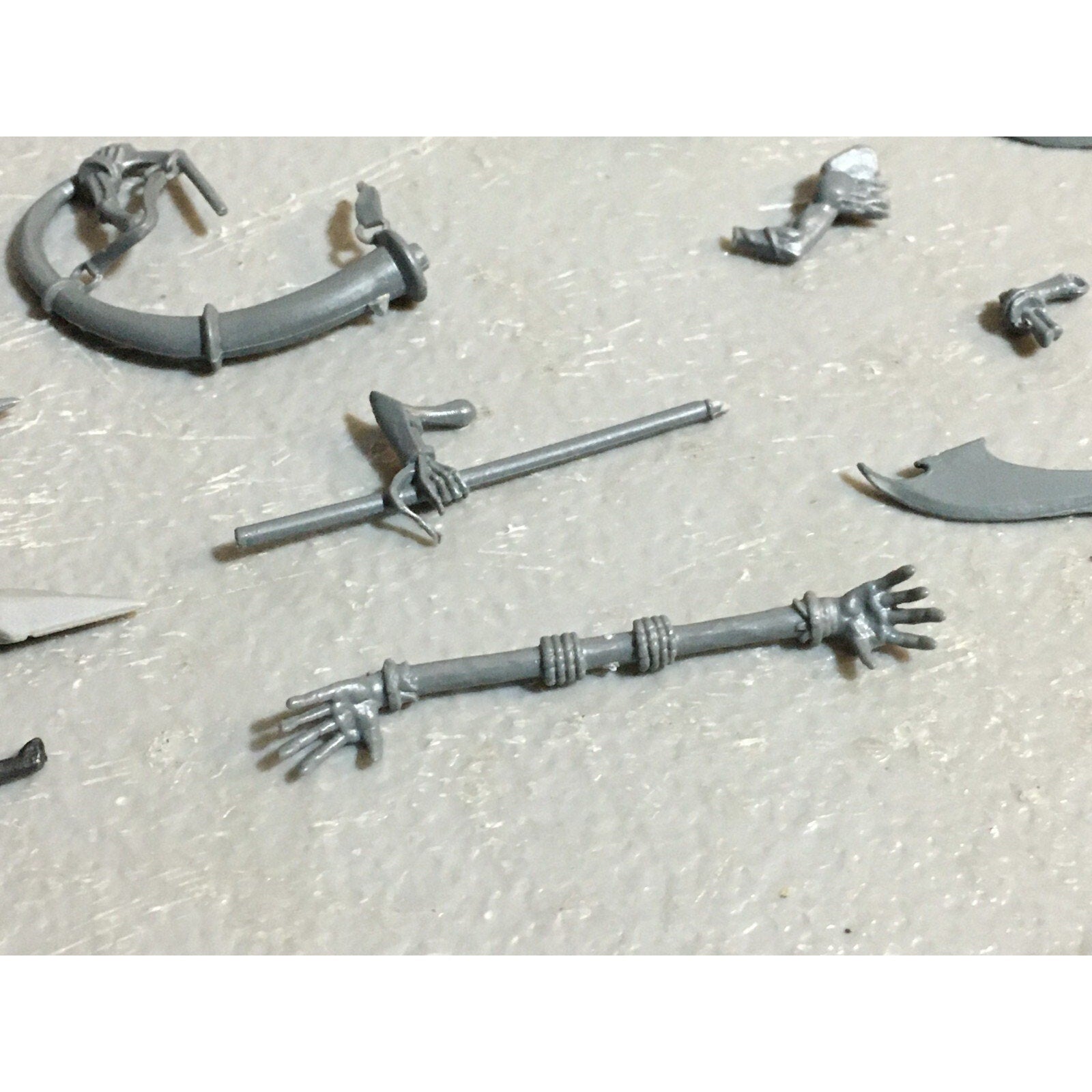 A23457 WARHAMMER FANTASY VAMPIRE COUNTS UNDEAD BITS LOT MIXED ARMS SPEARS GW
