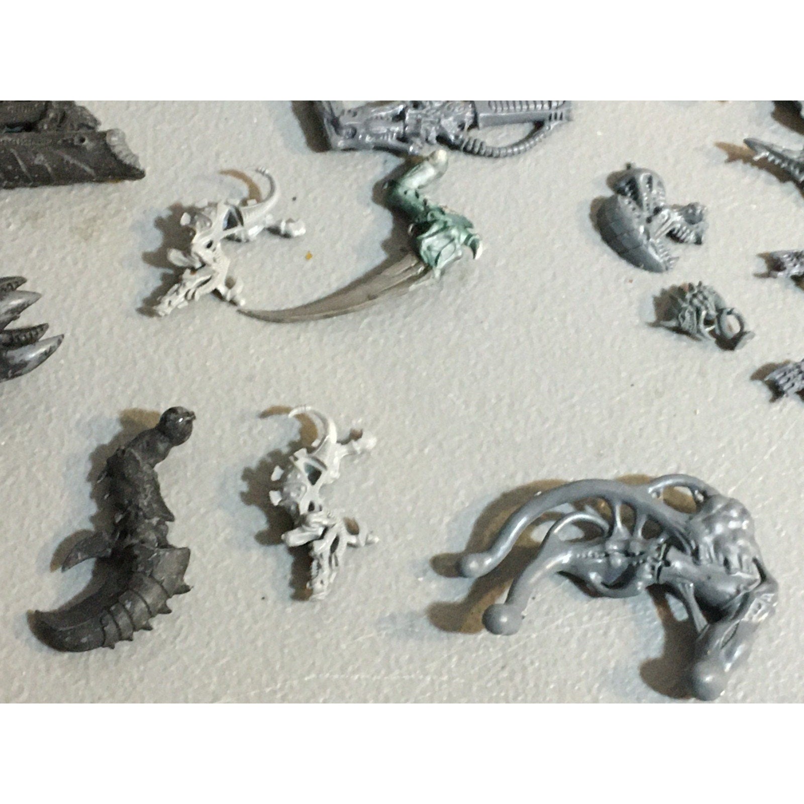 A30755 WARHAMMER 40K TYRANIDS BITS LOT TERVIGON TERMAGANT CARNIFEX GW