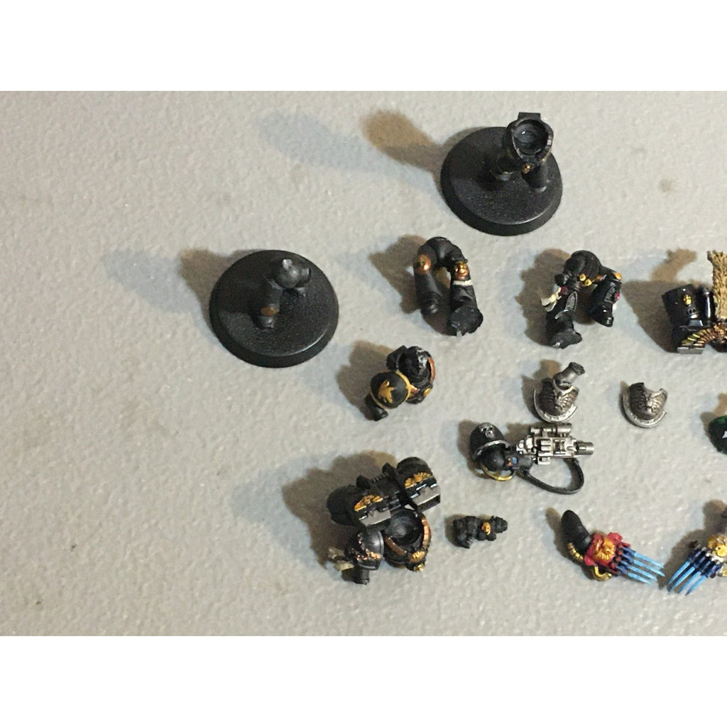 A33581 WARHAMMER 40K SPACE MARINES BITS LOT JUMP LEGS CHEST ARMS GW