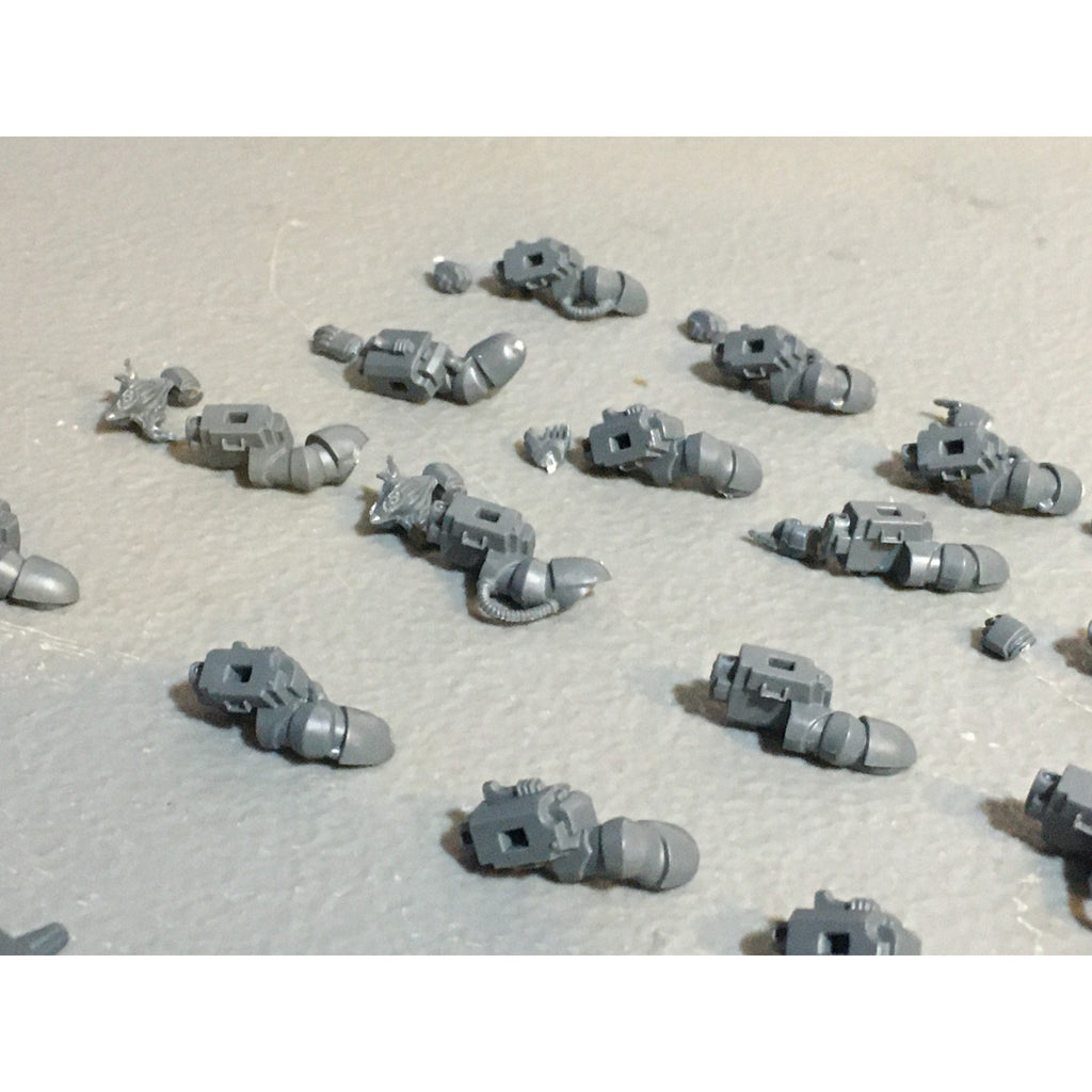 A29906 WARHAMMER 40K GREY KNIGHTS BITS LOT STRIKE ARMS STORM BOLTER SWORD CANNON