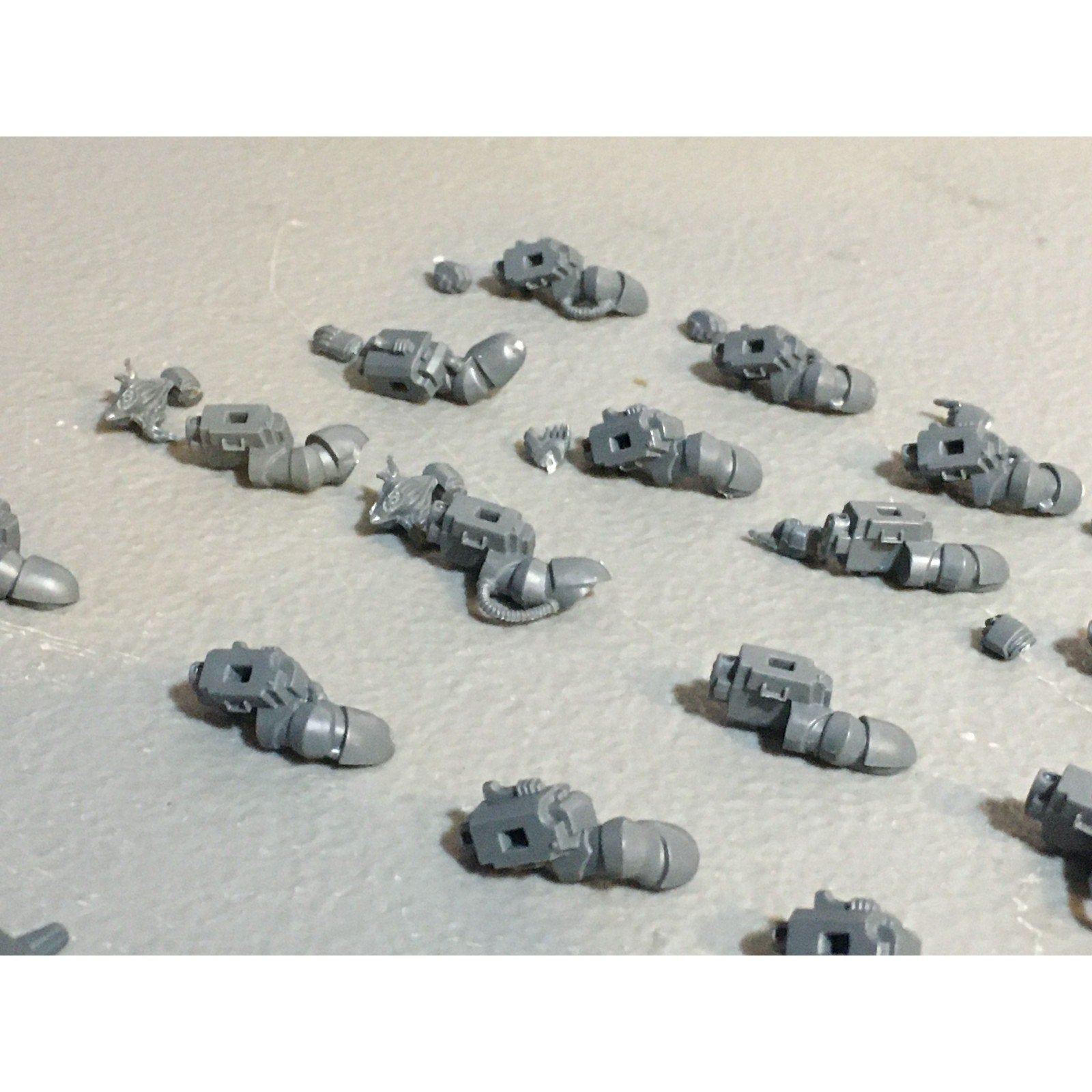 A29906 WARHAMMER 40K GREY KNIGHTS BITS LOT STRIKE ARMS STORM BOLTER SWORD CANNON