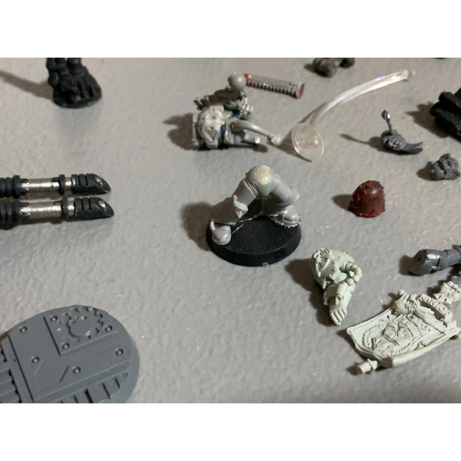 A16811 WARHAMMER 40K SPACE MARINES IMPERIAL & CHAOS BITS LOT GW GAMES WORKSHOP