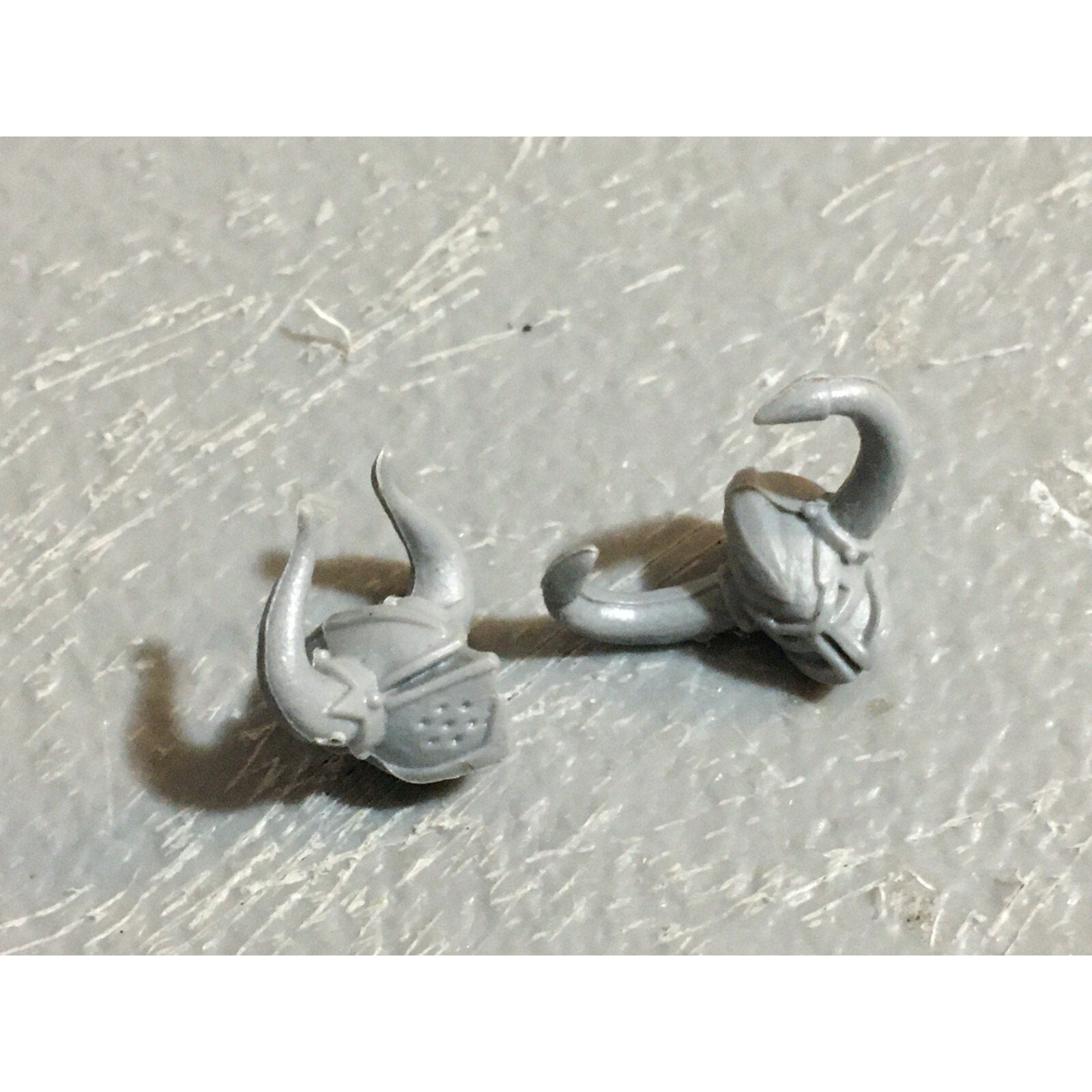A23069 WARHAMMER FANTASY CHAOS MORTALS BITS LOT WARRIORS OOP MIXED HEADS ARMS GW