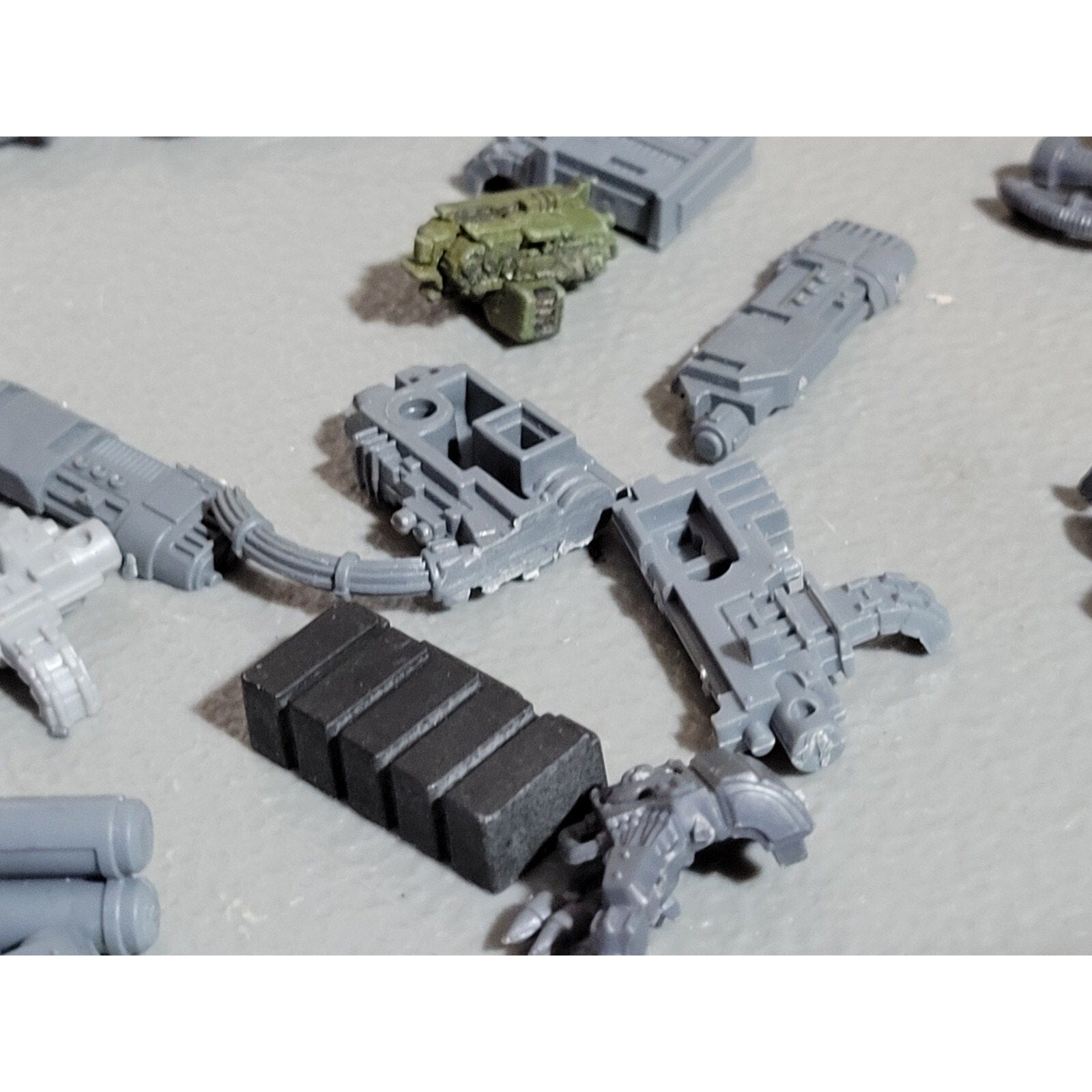 A18913 WARHAMMER 40K SPACE MARINES BITS LOT HEAVY SPECIAL PLASMA