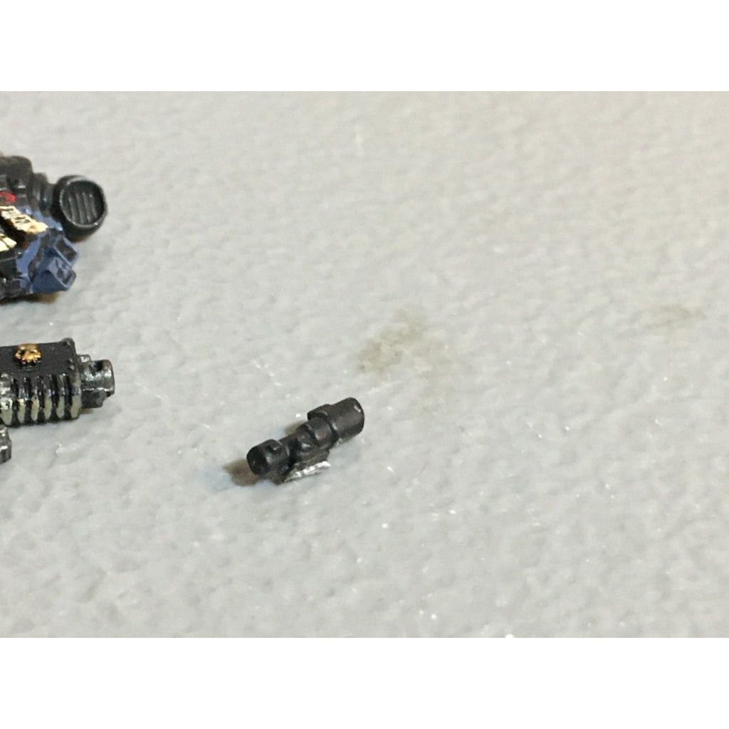 A25109 WARHAMMER 40K SPACE MARINES PAINTED BITS LOT BACKPACKS BOLTERS GW