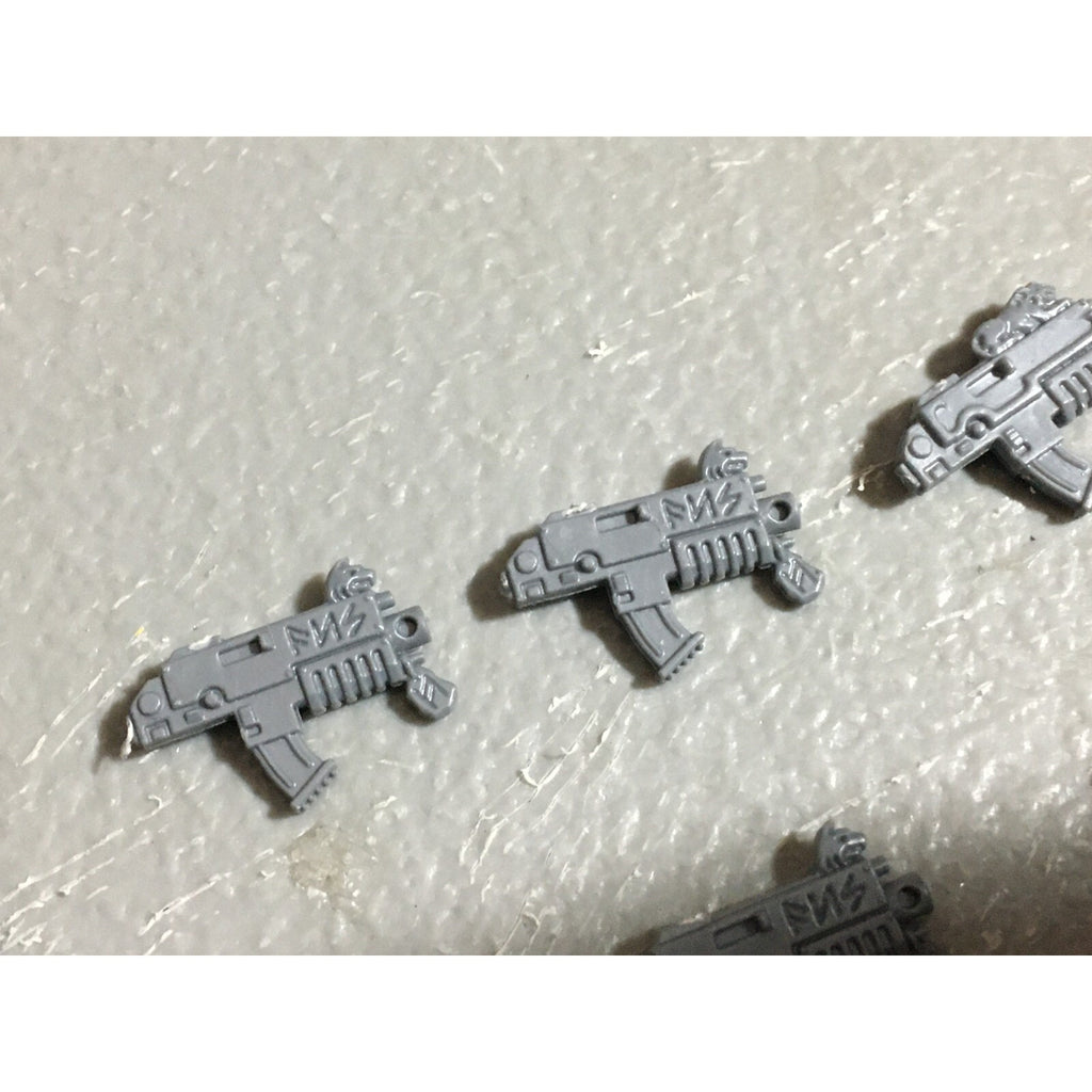 A22555 WARHAMMER 40K SPACE MARINES WOLVES BITS LOT BOLTERS CHAINSWORDS GW