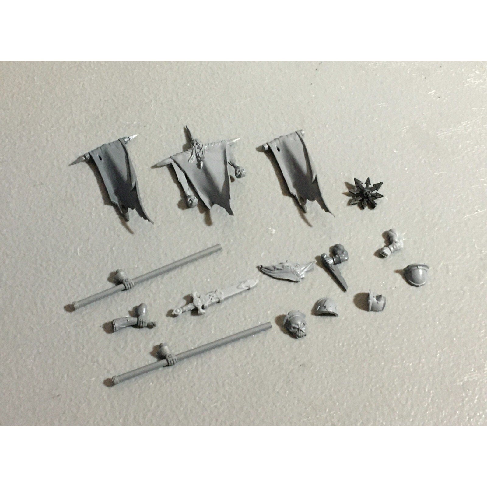 A22266 WARHAMMER FANTASY CHAOS MORTALS BITS LOT MIXED BANNERS ACCESSORIES GW