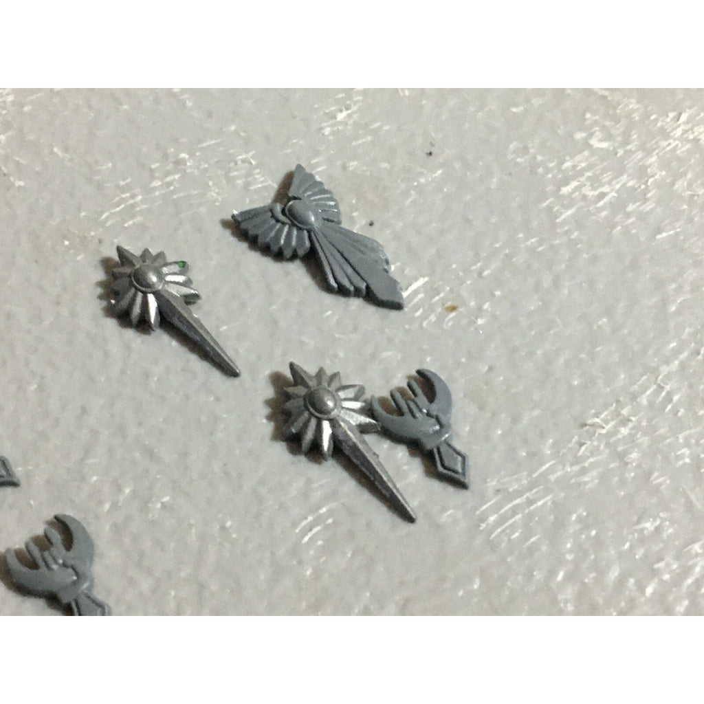 A22055 WARHAMMER FANTASY HIGH ELVES BITS LOT SHIELDS & ICONS GW GAMES WORKSHOP