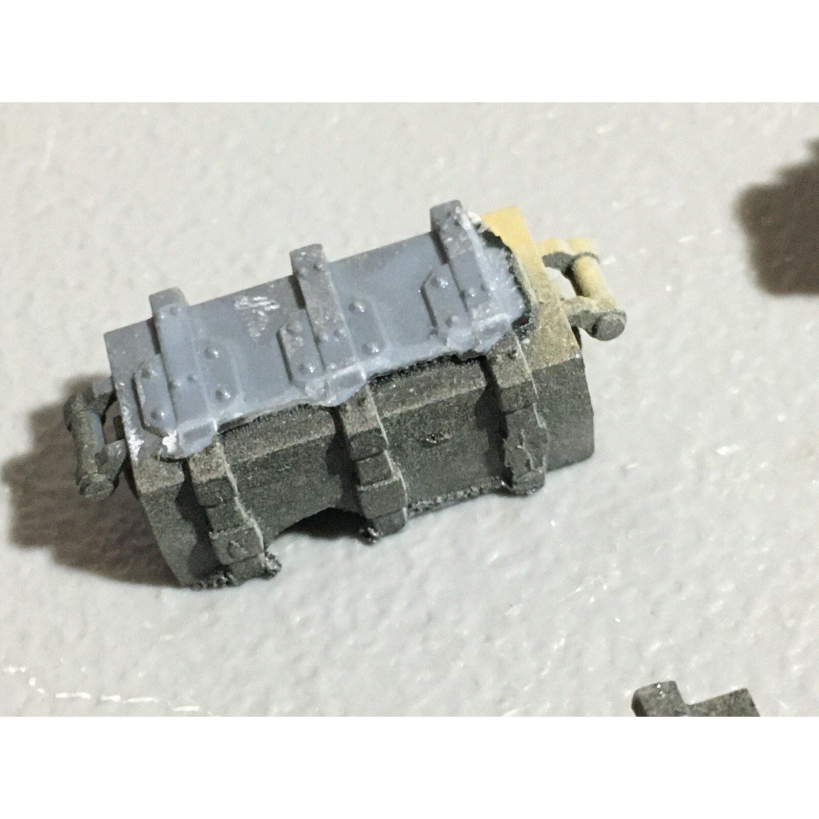 A22419 WARHAMMER 40K BITS LOT CRATES OBJECTIVE MARKERS GAMES WORKSHOP GW