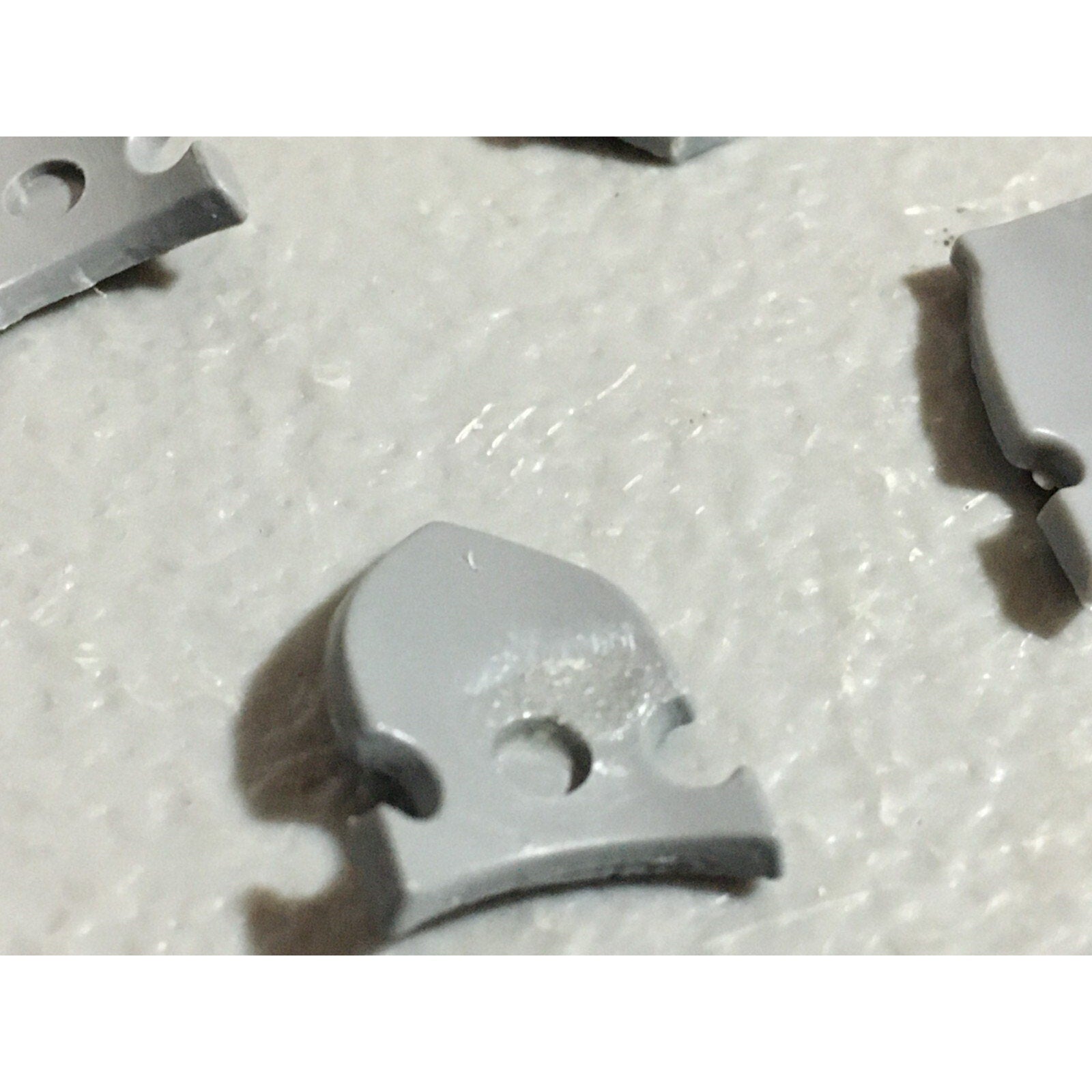 A22248 WARHAMMER FANTASY CHAOS MORTALS BITS LOT WARRIORS KNIGHTS SHIELDS GW OOP