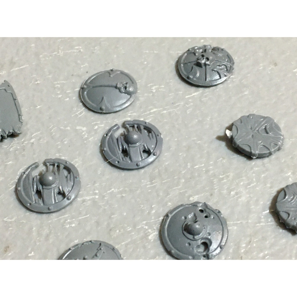 A23458 WARHAMMER FANTASY VAMPIRE COUNTS UNDEAD BITS LOT SHIELDS GW