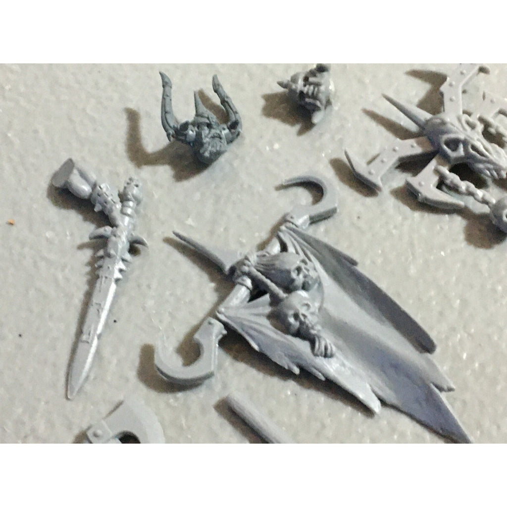 A22183 WARHAMMER FANTASY CHAOS MORTALS BITS LOT MIXED MARAUDER COMMAND & ARMS GW