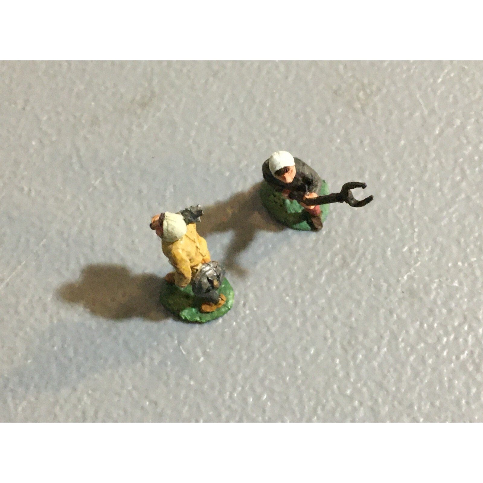 A10129 CITADEL PRE SLOTTA METAL RARE OOP HUMAN FARMERS VILLAGERS 2 PK PAINTED