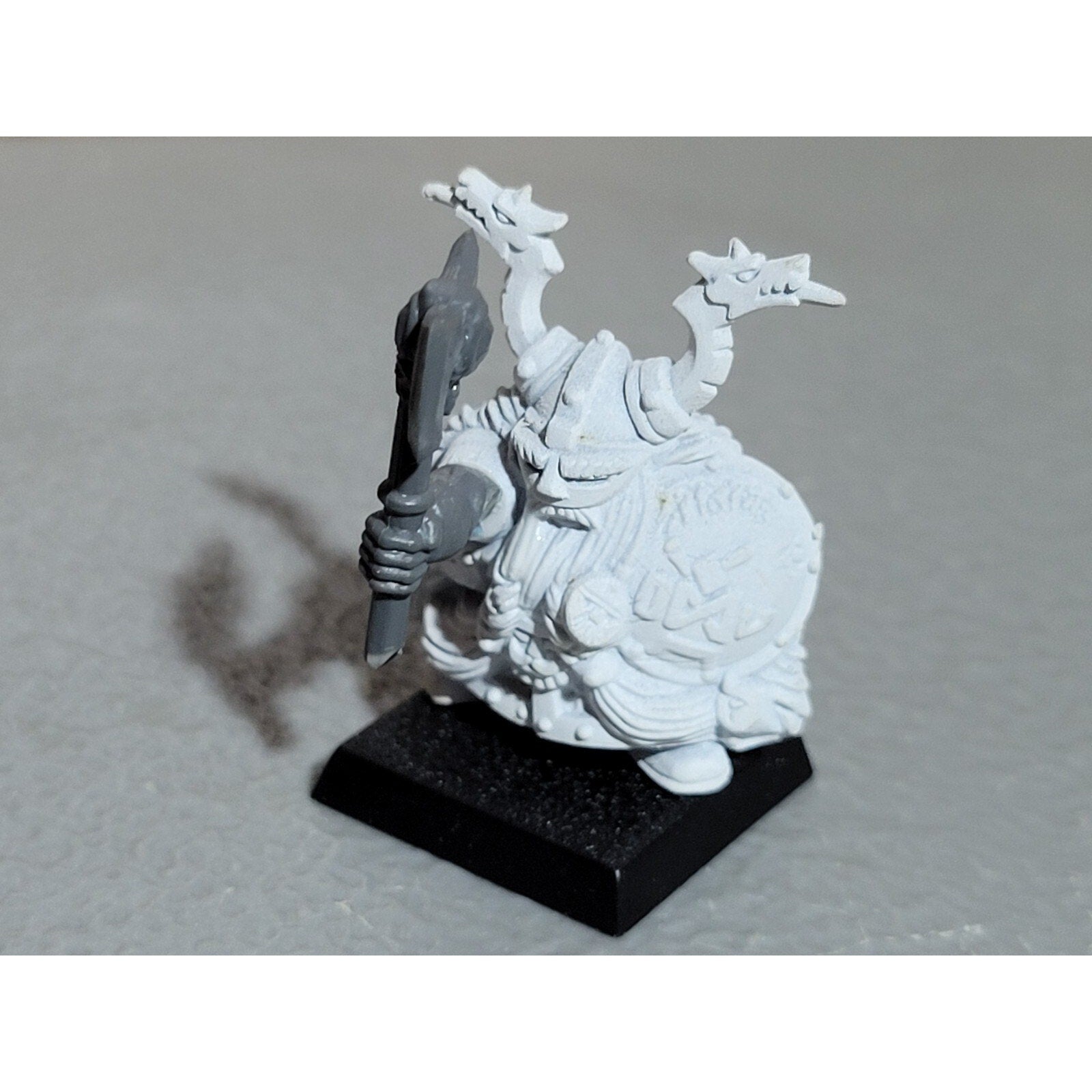 A18384 WARHAMMER FANTASY DWARFS SKULL PASS THANE CUSTOM ARM