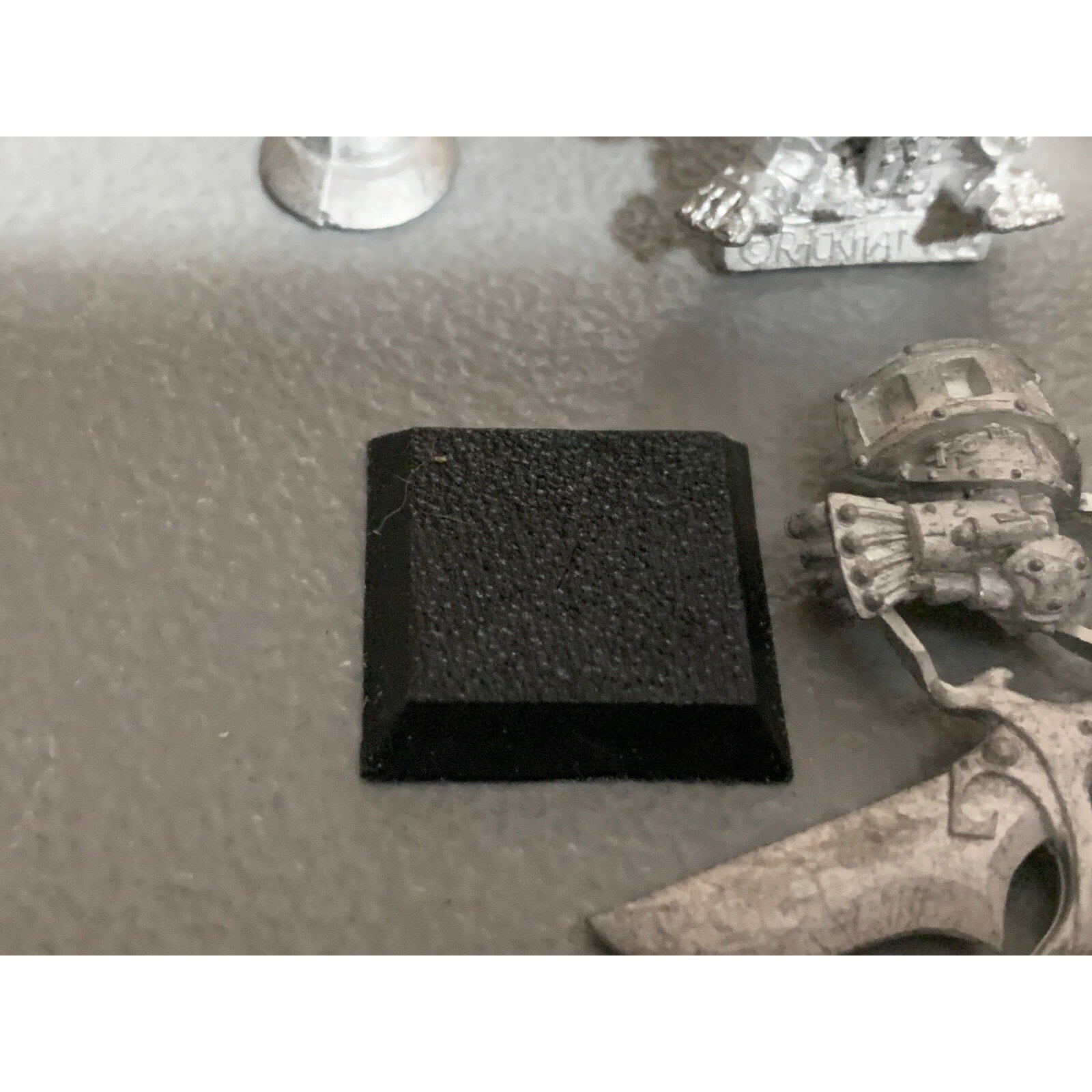 A10269 RACKHAM CONFRONTATION METAL OOP TAN-KAIR FIST OF FOM-NUR DWARF