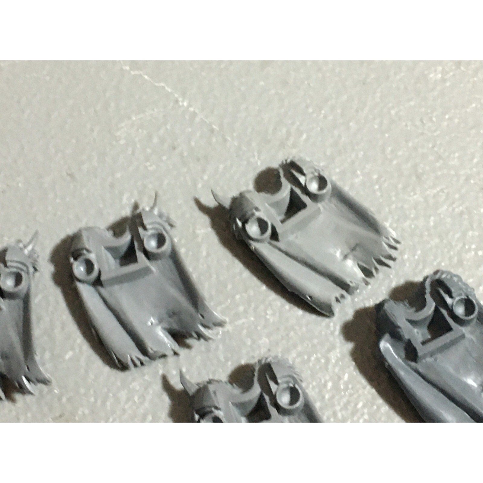 A22233 WARHAMMER FANTASY CHAOS MORTALS BITS LOT TORSO BACKS COMM GAMES WORKSHOP