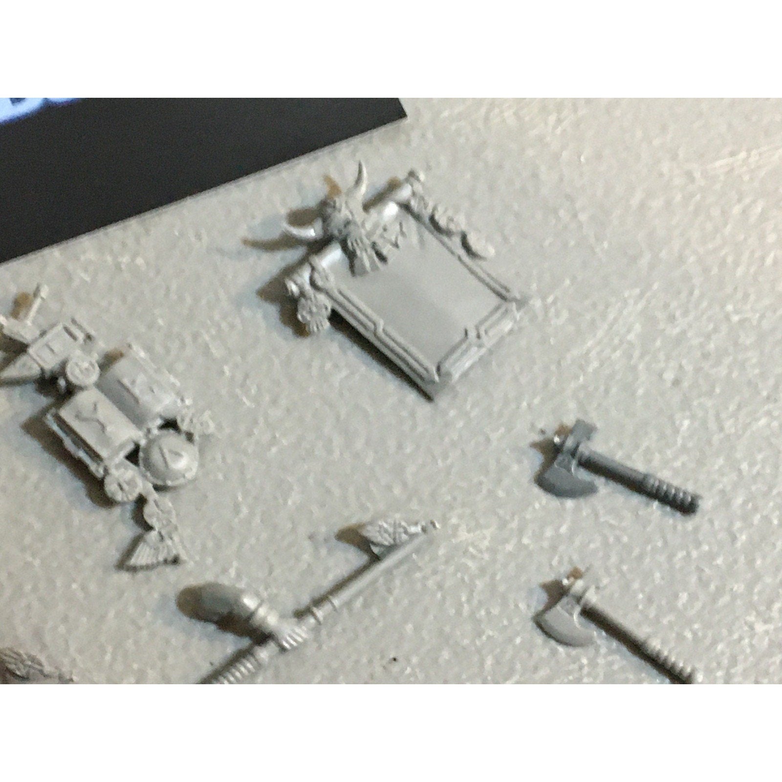 A33595 WARHAMMER FANTASY OLD WORLD DWARVES DWARFS BITS LOT BANNER AXE DRUM GW