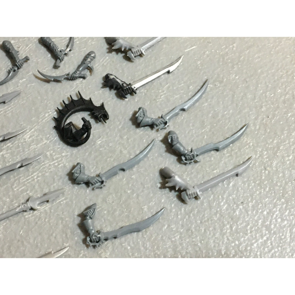 A23450 WARHAMMER FANTASY DARK ELVES BITS LOT ARMS SPEARS SWORDS GAMES WORKSHOP