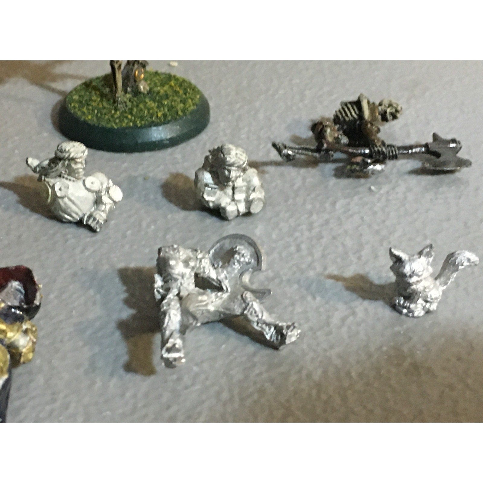 A32578 UNKNOWN MINIATURES METAL LOT KNIGHT SKELETON WARRIOR SOLDIER