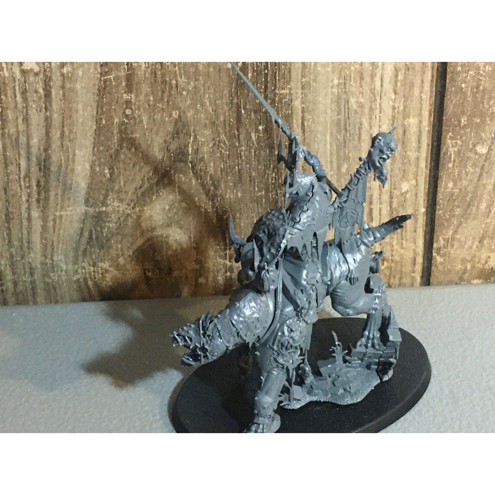 SA34023 WARHAMMER AOS SIGMAR ORRUK WARCLANS KRULEBOYZ KILLABOSS ON GNASHTOOF